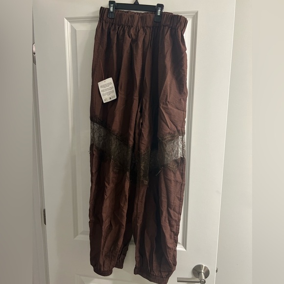ASOS DESIGN lace insert harem pants in chocolate - Picture 3 of 4